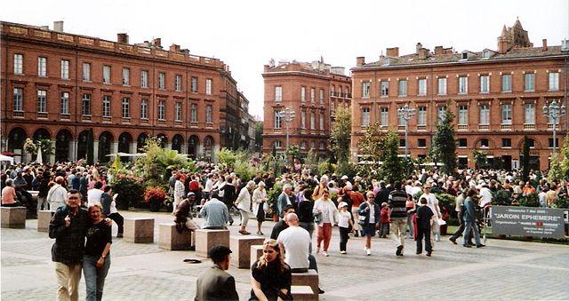 Toulouse - Immobilier - CENTURY 21 Action Immobilier - Capitole_de_Toulouse_jardin