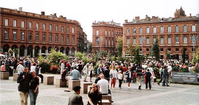 Toulouse - Immobilier - CENTURY 21 Action Immobilier - Capitole_de_Toulouse_jardin